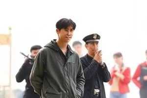 片头曲换版后的乐谱与两种编曲标注